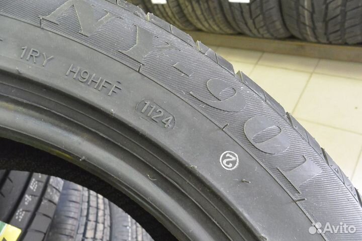 ONYX NY-901 215/55 R17 98W