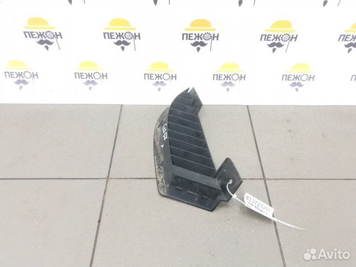 Решетка радиатора передняя левая Mitsubishi Colt