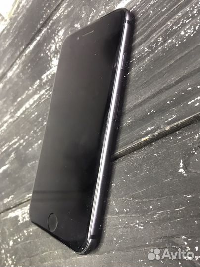 iPhone 8, 64 ГБ