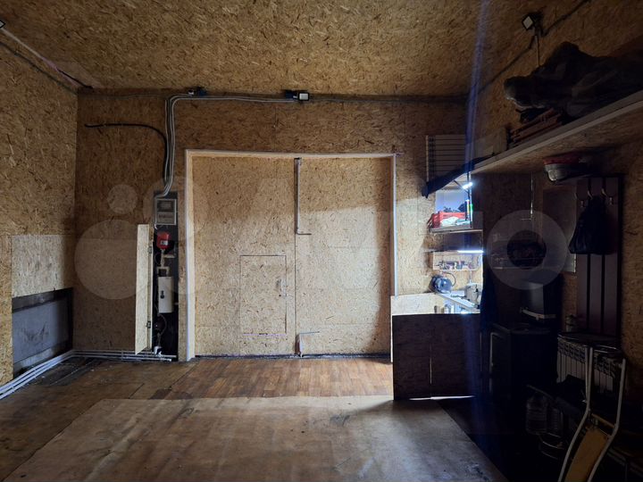 Гараж, > 30 м²