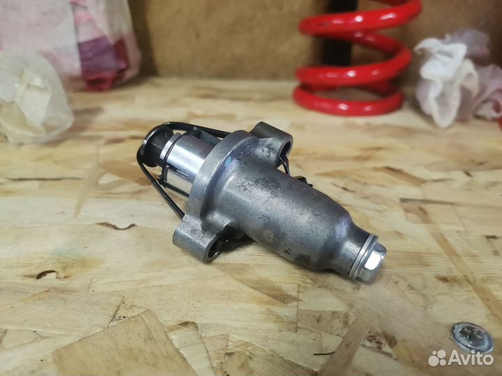 Натяжитель цепи грм Yamaha fz6s2