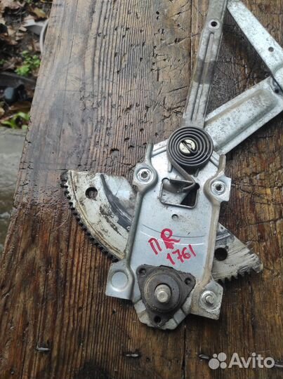 Стеклоподъемник передний пр. механич Corolla AE110