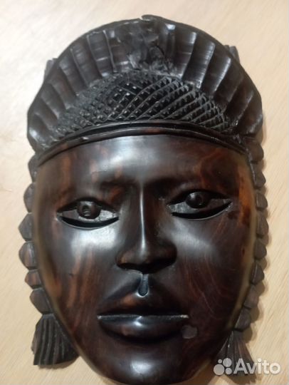 Африканская деревянная маска