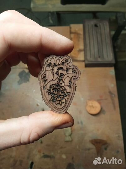 Значок из дерева На любой вкус