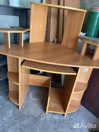 Компьютерный стол