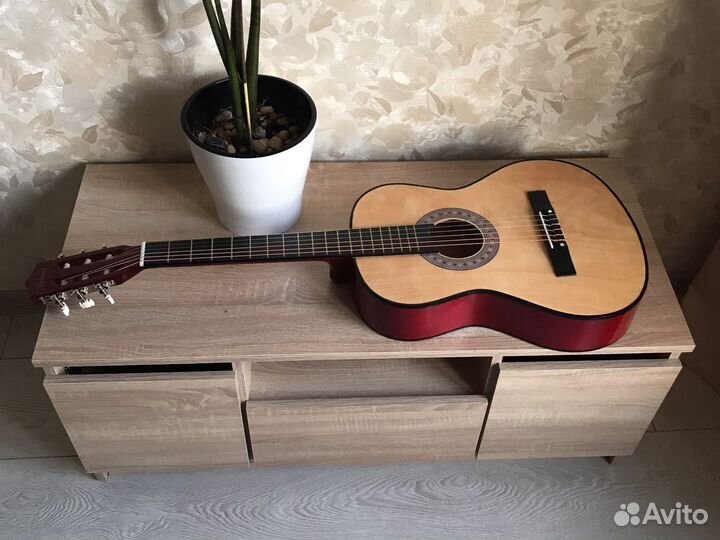 Акустическая гитара