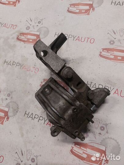 Подушка двс VW Passat B6