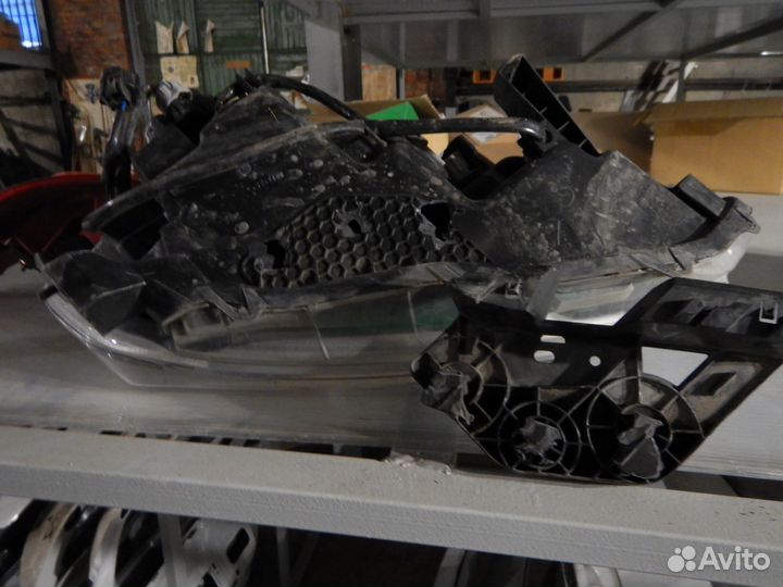 Фара левая Nissan X-Trail Т32