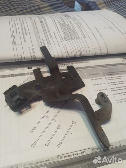 Бентли Bentley GT FS 3w0971501e кронштейн