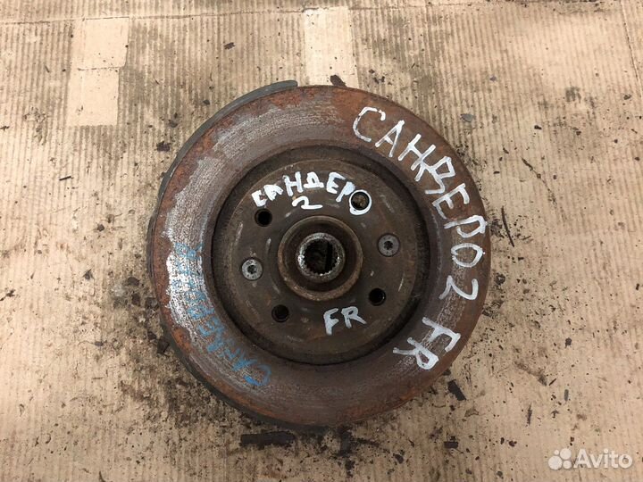 Renault sandero 2 кулак поворотный