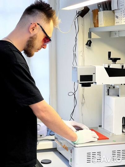 Замена заднего стекла iPhone лазером с Гарантией