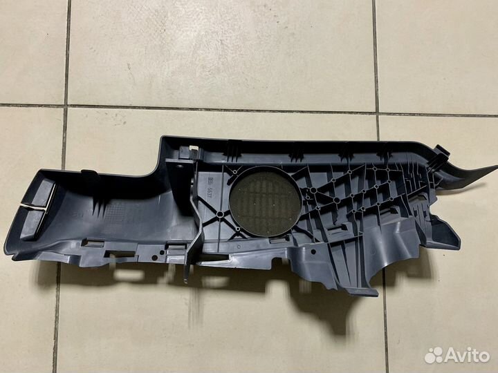 Обшивка багажника правая верхняя BMW E87/E81