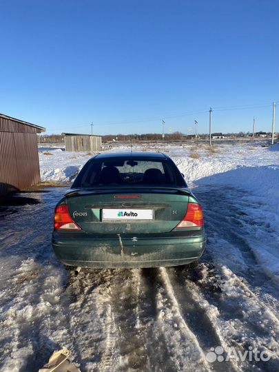 Ford Focus 2.0 AT, 2000, битый, 210 000 км