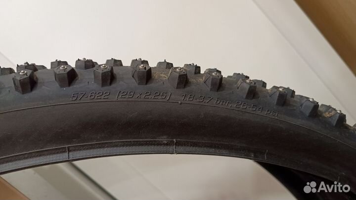 Schwalbe Ice Spiker Pro 29