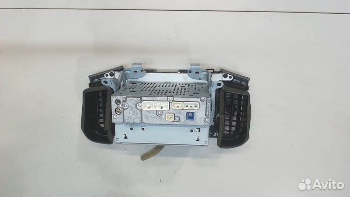 Магнитола Toyota Venza, 2011