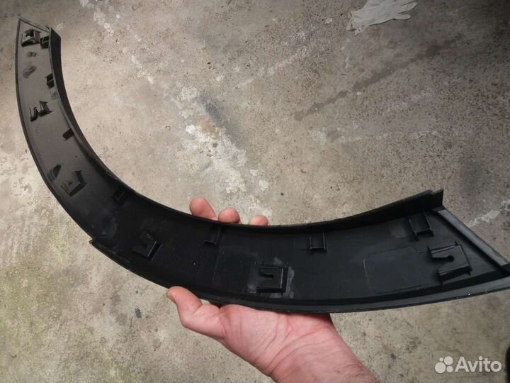 Накладка на правое заднее крыло kia sportаge