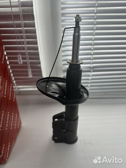 Амортизатор левый передний Каризма Спейстар