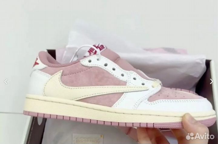 Travis Scott x Air Jordan 1 Low OG 'Shy Pink