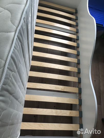 Детская кровать машина с матрасом