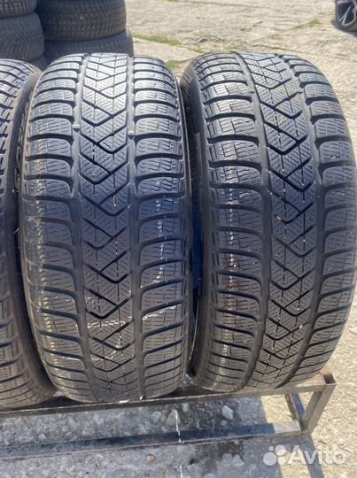 Pirelli Winter Sottozero 3 215/55 R17