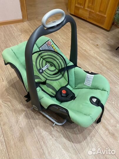 Продам детскую коляску 3 в 1