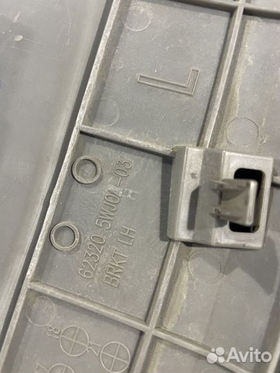 Решотка радиатора Nissan Note NE12