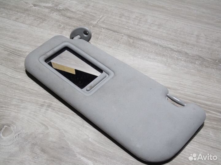 Солнцезащитный козырек правый Лексус IS