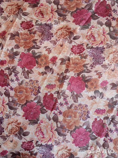 Скатерть тонкая нарядная