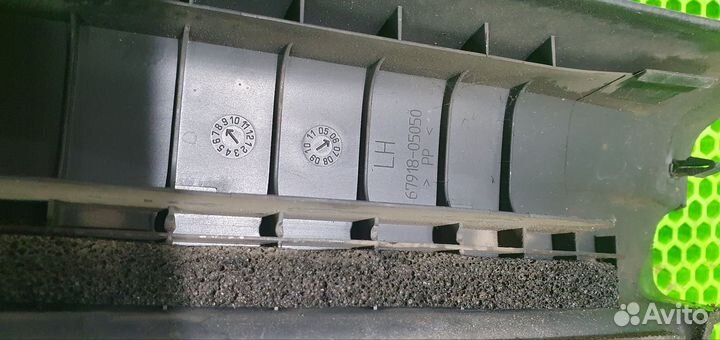 Накладка на порог внутренняя задняя Toyota Avensis