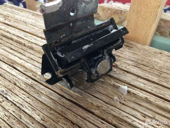 Замок багажника октавия тур