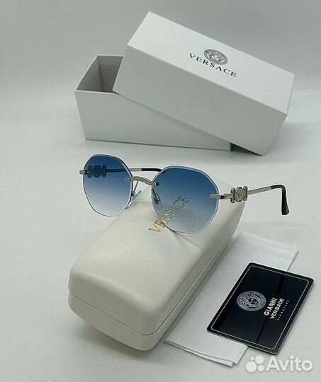 Солнцезащитные очки женские versace