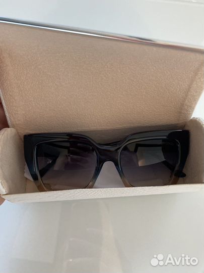 Солнцезащитные очки женские брендовые