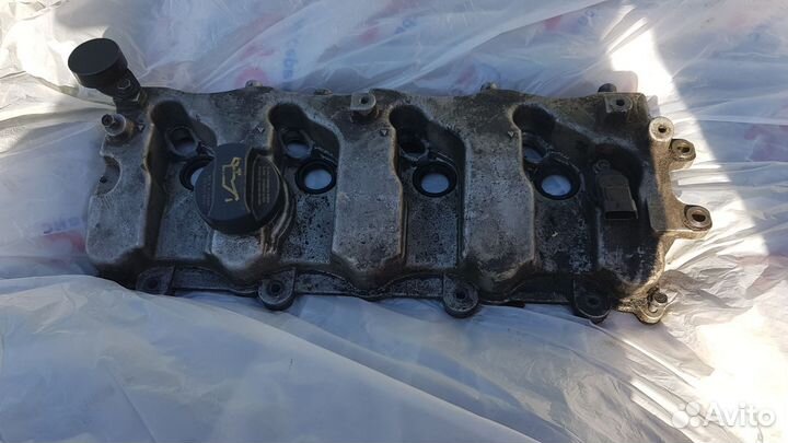 Клапанная крышка D4EB