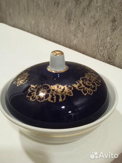 Чайные чашки с блюдцами