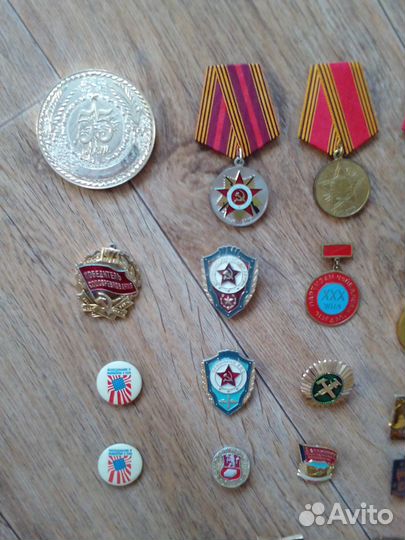 Значки и медали СССР