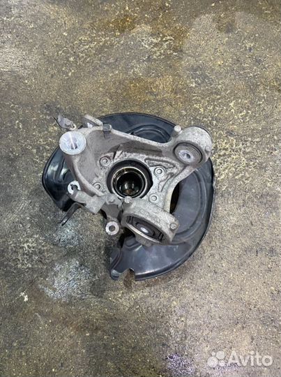 Задний поворотный кулак Audi A8 D4