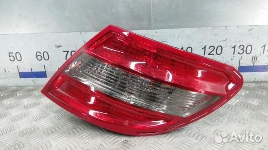 Фонарь задний правый mercedes benz C-class W204 (S