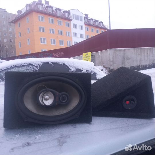 Динамики автомобильные с акустическими коробами