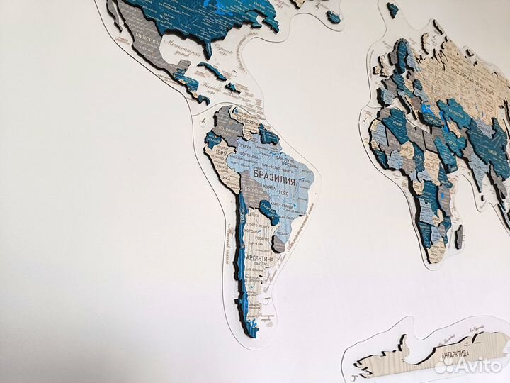 Деревянная карта мира