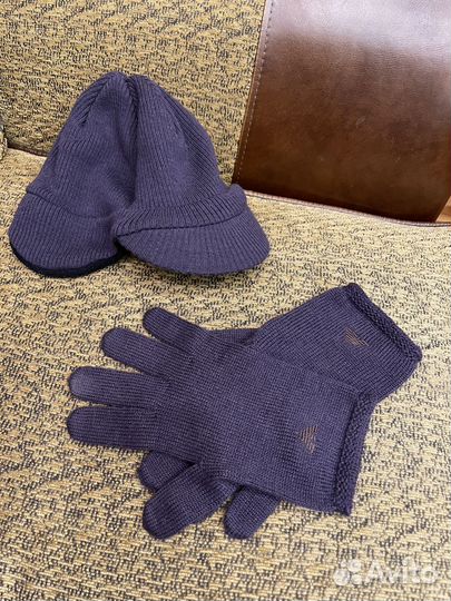 Шапка и перчатки. Armani