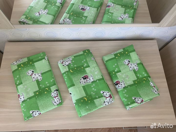 Комплект постельного белья на детскую кроватку нов