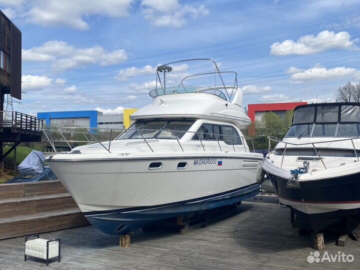 Яхта Bayliner 34