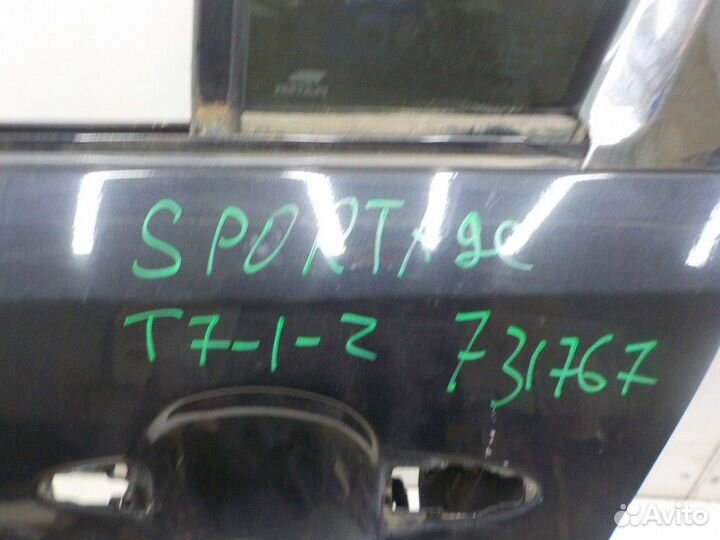 Дверь задняя левая на Kia Sportage 770033W000