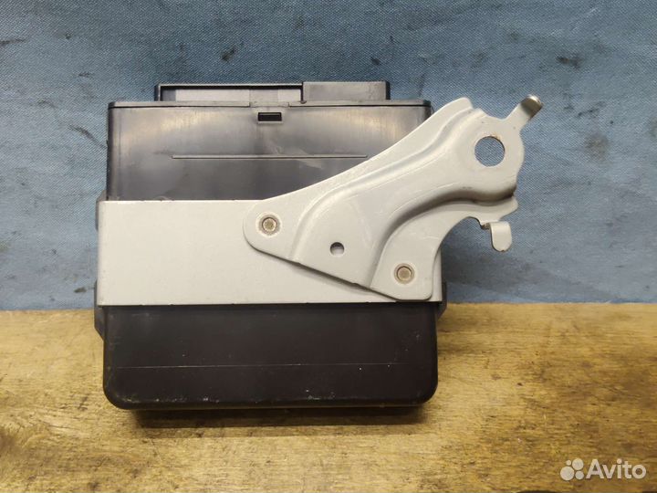 Блок управления подвеской Toyota LC200 2016