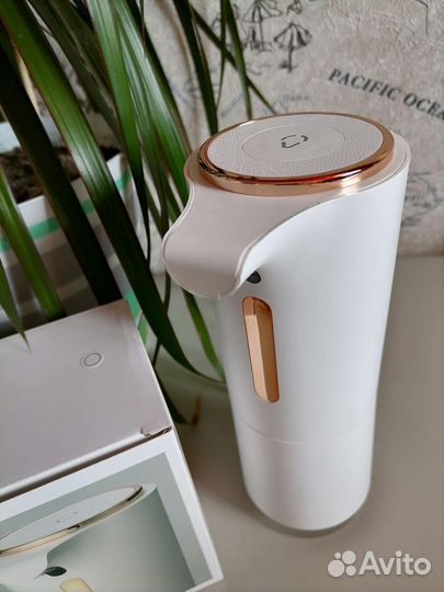 Диспенсер для жидкого мыла сенсорный