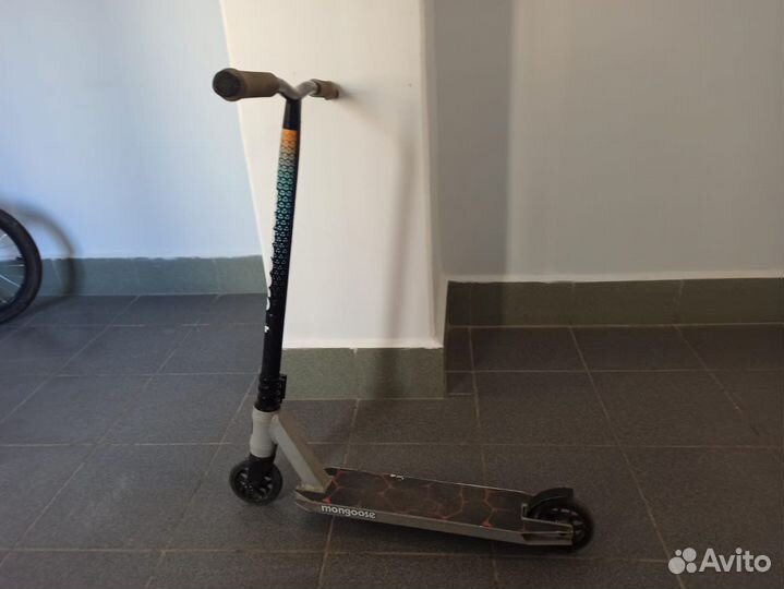 Трюковой самокат mongoose
