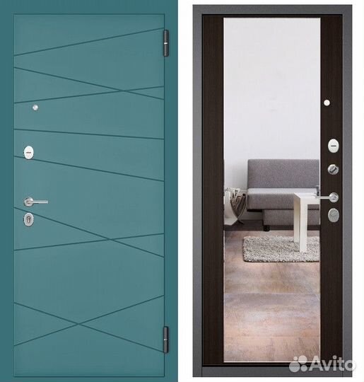 Дверь в квартиру с зеркалом