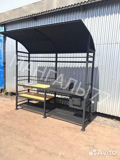 Мангал с крышей