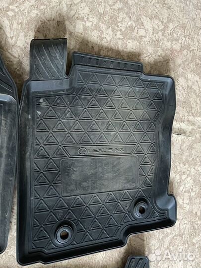 Коврик в автомобиль