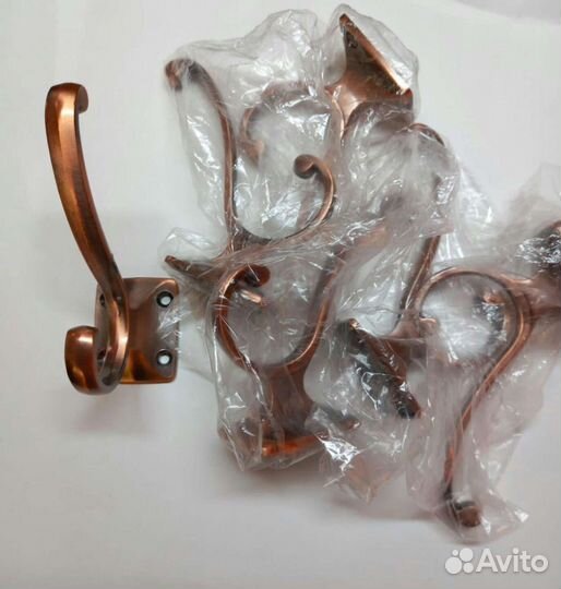 Крючки мебельные